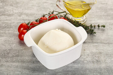 Round Mozzarella young cheese ball