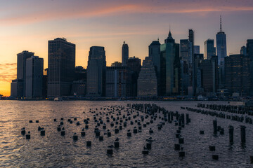 Obraz premium Downtown sunset from Brooklyn in New York City (USA)