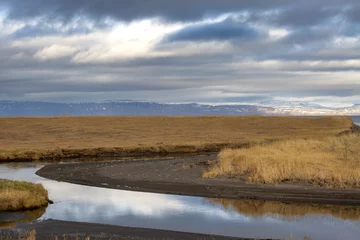 Photo sur Plexiglas Atlantic Ocean Road Calm river befor it flows to the ocean, Iceland