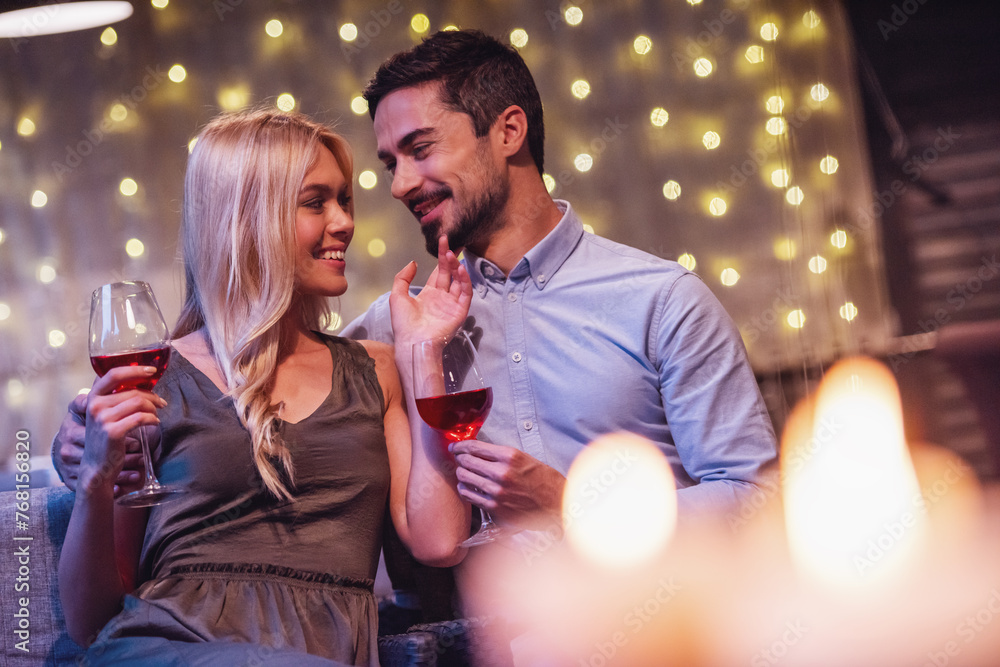 Wall mural Couple on a date