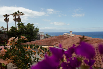 Anblick auf die Dächer in Los Gigantos auf Teneriffa