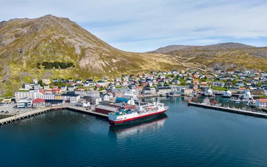 Foto op Plexiglas Honningsvåg, Norway - June 11, 2023: Aerial of idyllic Honningsvåg, the northernmost town in europe above the arctic circle © Photofex