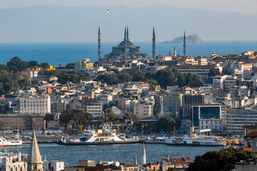 Fototapeta premium Spectacular view of the city of Istanbul with the Blue Mosque