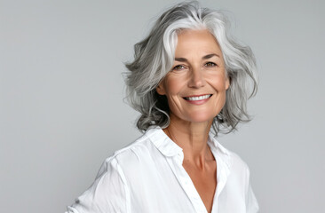 Mature Beauty: Smiling Senior Model with Gray Hair - 768319657