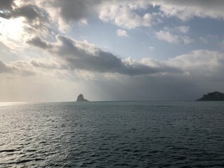 외롭게 혼자 있는 어느 섬