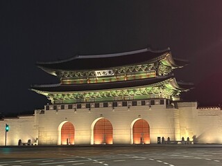 저녁에 바라본 대한민국 서울에 위치한 광화문