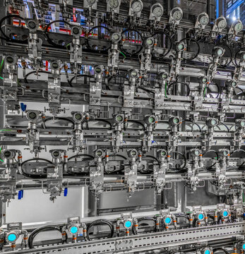 Controllers on offshore energy platform