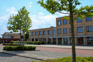 Fototapeta na wymiar Permanent and temporary buildings for primary school in Moerkapelle