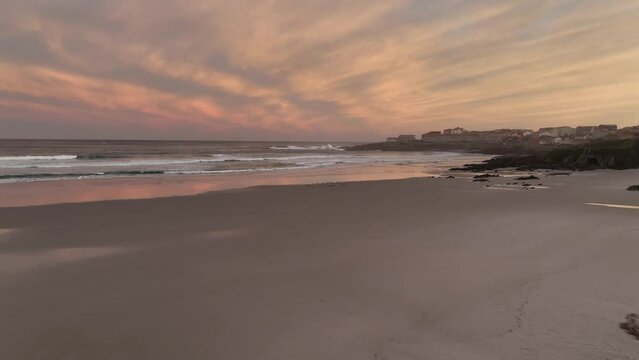 Amanecer en una playa de Galicia