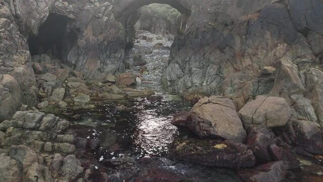 Furna de Caion en A Coru&ntilde;a desde el interior