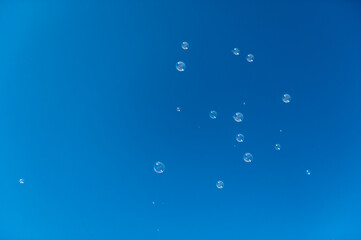 海とシャボン玉