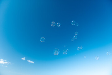 空とシャボン玉