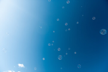 空とシャボン玉