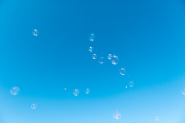 空とシャボン玉