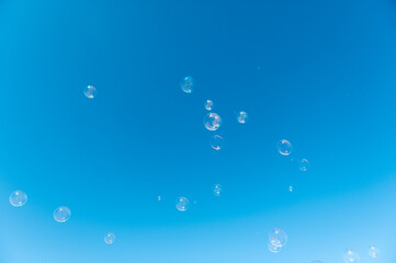 空とシャボン玉