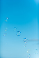 海とシャボン玉