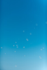 海とシャボン玉