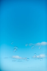 海とシャボン玉