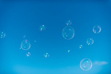 海とシャボン玉