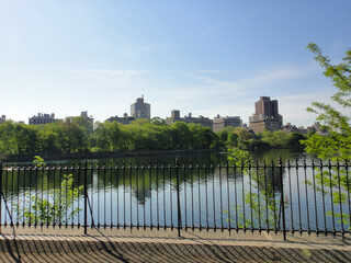 Central Park reservoir Upper West Side skyline blue sky Manhattan New York City USA - obrazy, fototapety, plakaty