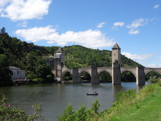 Fototapeta na wymiar Occitanie, la ville de Cahors et le Pont de Valentré