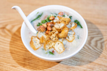 Guangzhou traditional snack Tingzi porridge