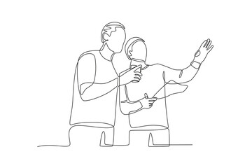 Two artists discussing the concept of city painting