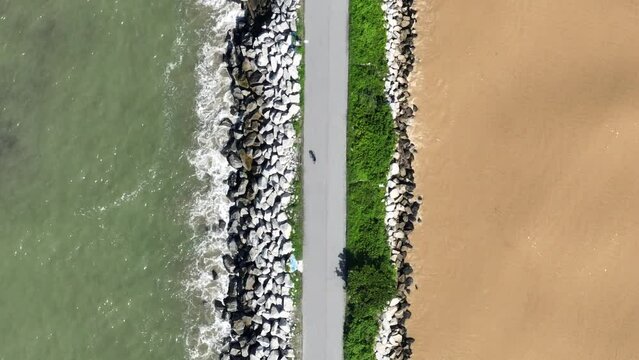 Canal do Molhe Itaja&iacute;