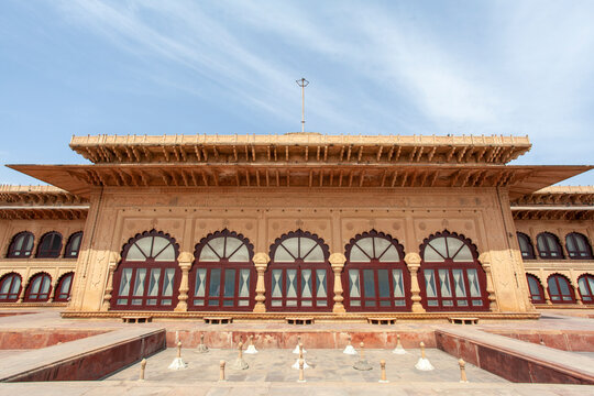 Facade of the Gopal Bhawan, Deeg palace, Deeg, Rajasthan, India, Asia