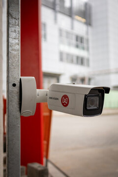 Kamera für automatische Kennzeichenerkennung an einer Fahrzeugwaage auf einem Industriehof