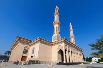 Fototapeta na wymiar The Ahmed Ibn Hanbal Mosque at Cultural Square in the Al Riqa Suburb of of Sharjah, United Arab Emirates.