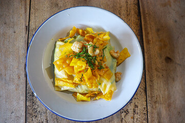 Rice wrapped in vegetables wrapped in eggs Rice wrapped in vegetables wrapped in local Thai food