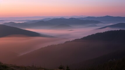 Naklejka premium A mountain range with a sun setting in the background
