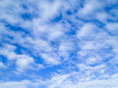 This is a photo of blue sky and white clouds taken on August 12, 2012 in Haimen County, Nantong City, Jiangsu Province, China.