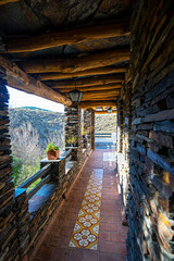 Mountain rustic wooden cabin in Granada with sunlight an viewpoint