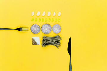 fork and spoon with pasta - obrazy, fototapety, plakaty