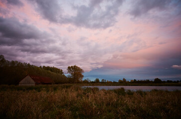 Sonnenuntergang im Naturschutzgebiet Woeste in Bad Sassendorf-Ostinghausen, Kreis Soest, NRW, Deutschland, Europa, 2023  