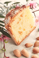 Fetta di colomba pasquale