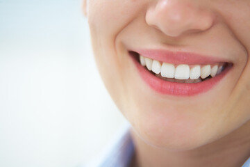 Healthy teeth - 769611496