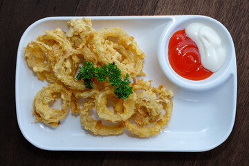 onion ring with tomato sauce