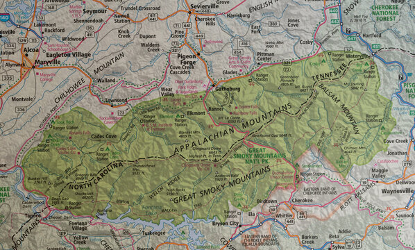 Map of Great Smoky Mountains National Park featuring the Tennessee and North Carolina border, as well as Gatlinburg and Pigeon Forge.