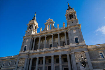 Fototapeta na wymiar Almudena cathedral in Madrid on a sunny day