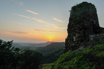 Fototapeta na wymiar Mandu / India Sunset point valley