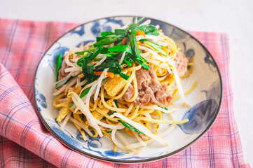 白だしで作るニラ焼きそば