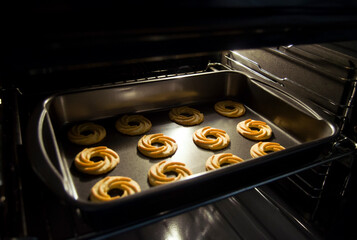 Crispy cookies in oven.
