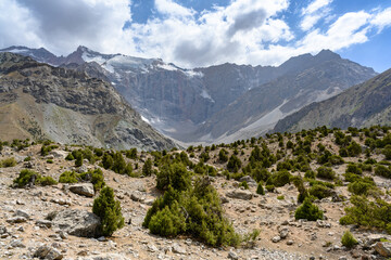 Fototapeta na wymiar Hiking trail in the mountains of Tajikistan.