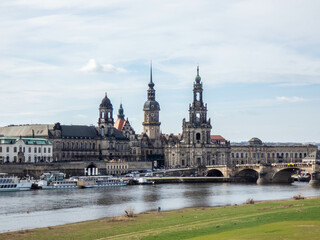 Fototapeta premium Dresden Altstadt cityscape over river Elbe