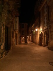 Panorámica nocturna de la rúa do Vilar de Santiago de Compostela, Galicia