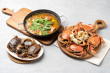 Korean food, red, crab, tempura, marinade, marinade, soy sauce, soup, steamed squid, stir-fried, braised tofu, pork, kimchi, stew, soybean paste, side dish, bean sprouts, anchovies, spinach
