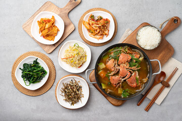 Korean food, red, crab, tempura, marinade, marinade, soy sauce, soup, steamed squid, stir-fried, braised tofu, pork, kimchi, stew, soybean paste, side dish, bean sprouts, anchovies, spinach
